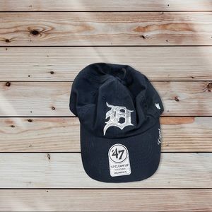 NWT! Woman’s Detroit tigers ball cap